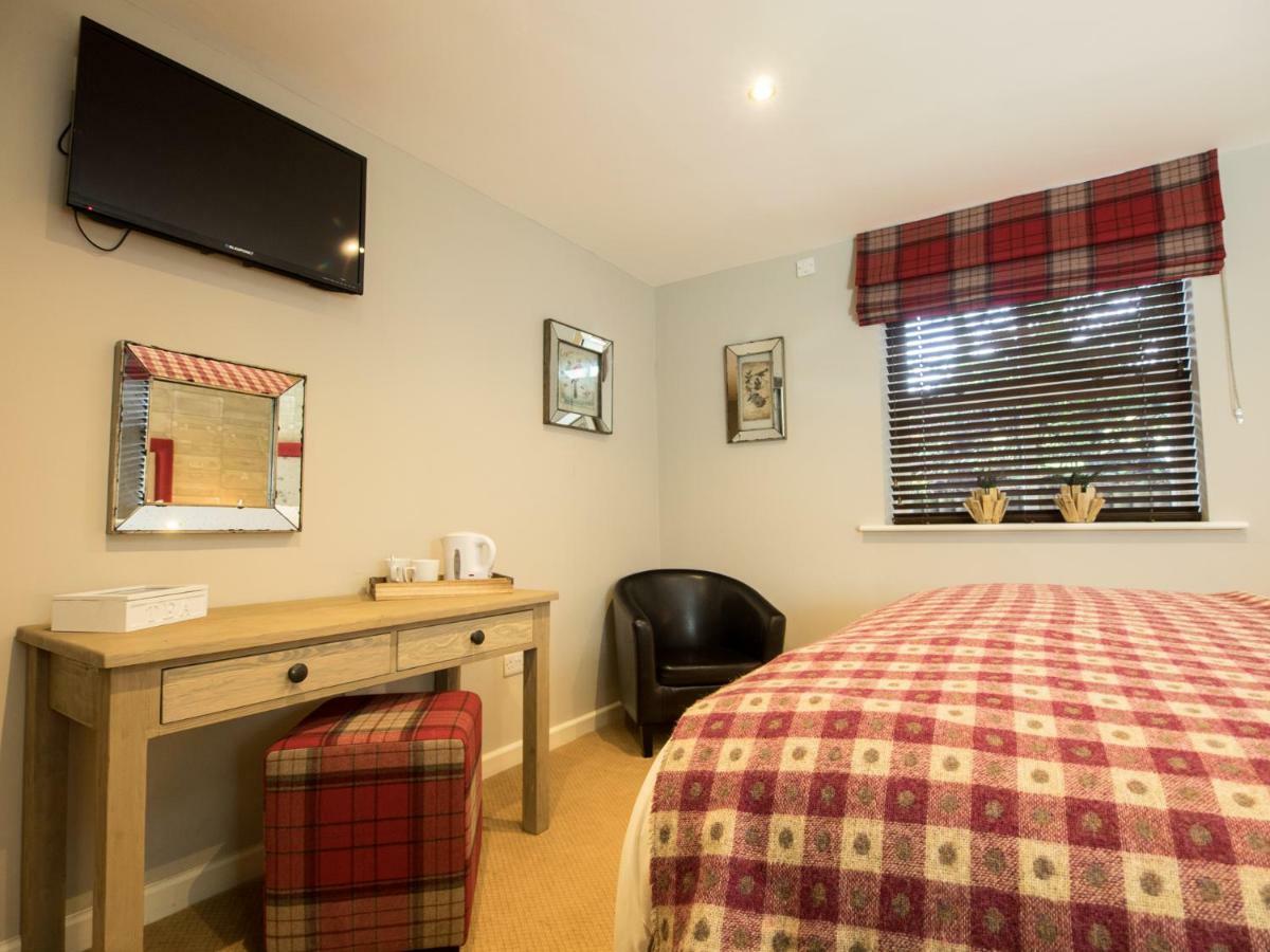 The World'S End - Northampton Hotel Ecton Kültér fotó
